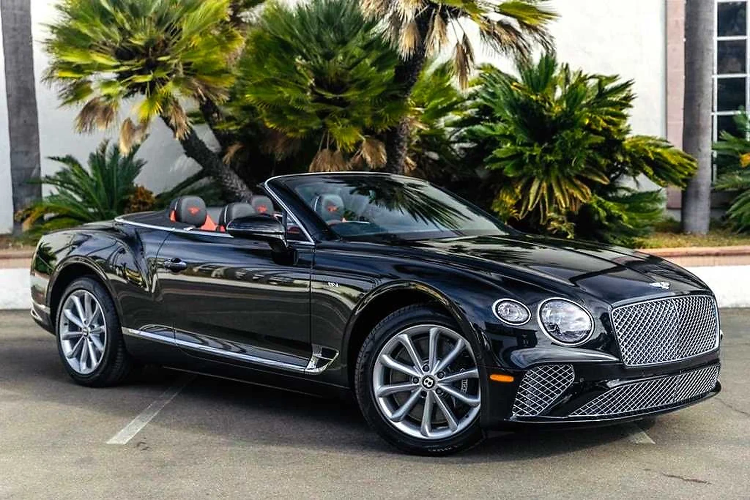 Bentley Continental GTC for gala and red-carpet car rentals — luxury car rental Miami airport — MIA / LUX guide