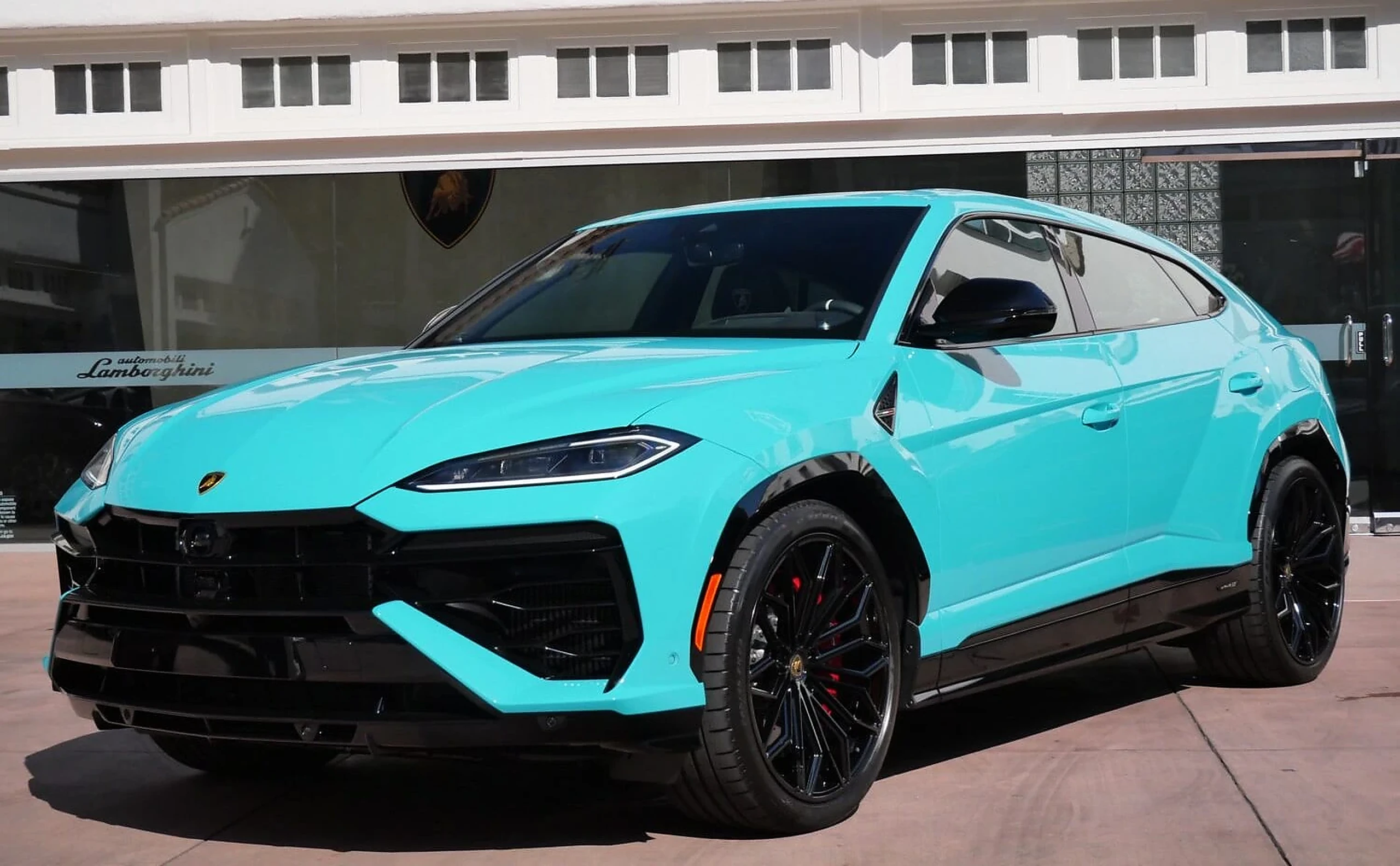 Lamborghini Urus SE Miami
