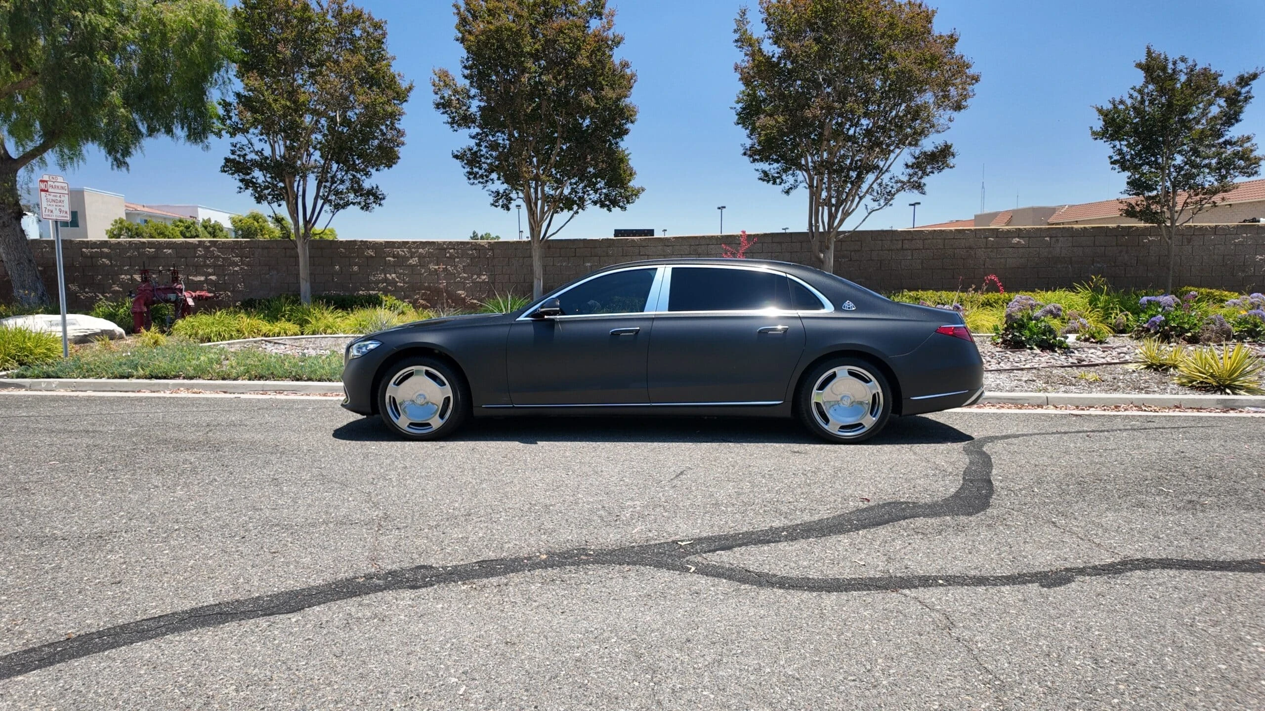 Mercedes-Maybach S 580 detail relevant to business-trip luxury car rentals on MIA / LUX