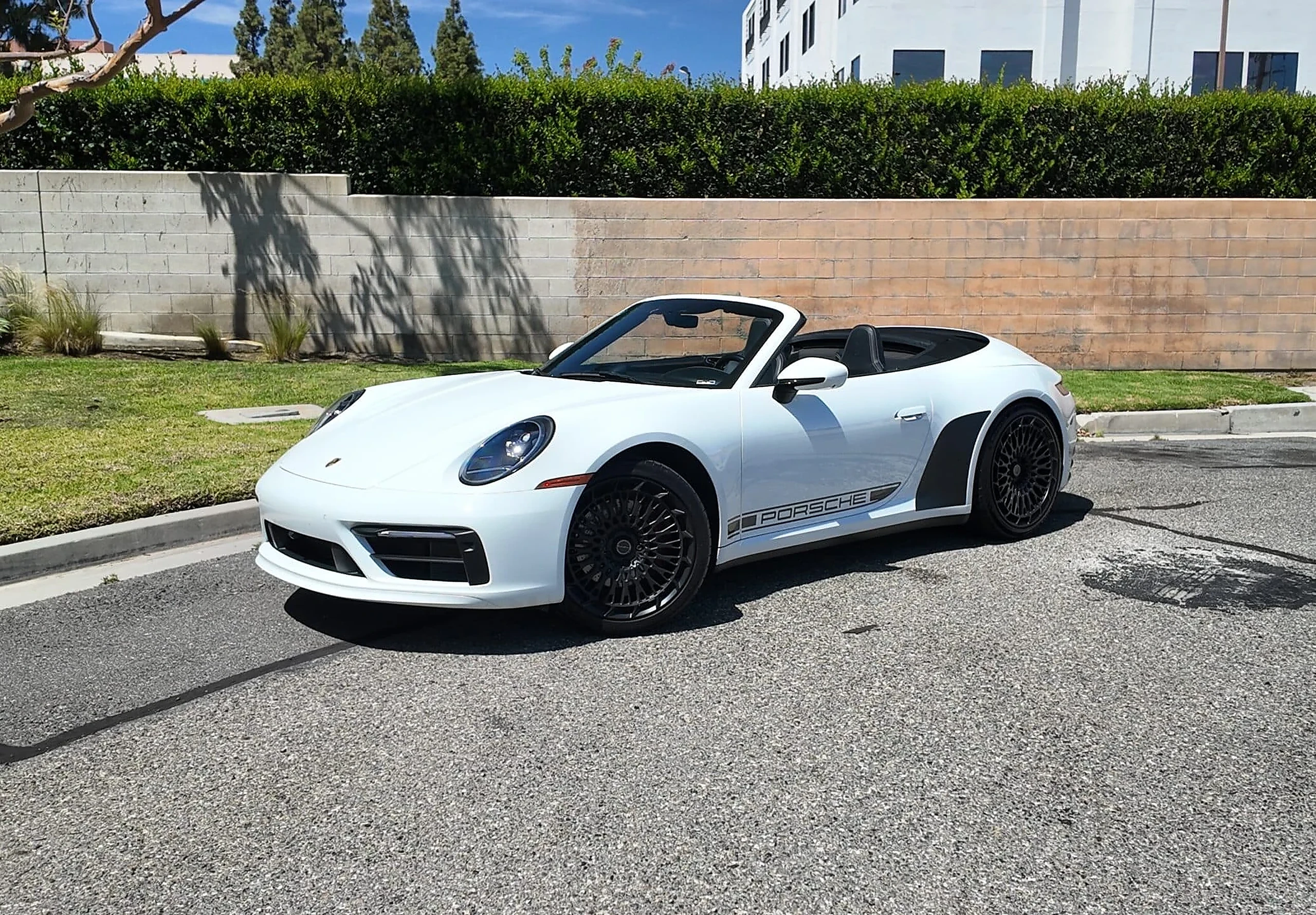 Porsche 911 Carrera 4S Cabriolet detail relevant to one-way miami car delivery requests on MIA / LUX