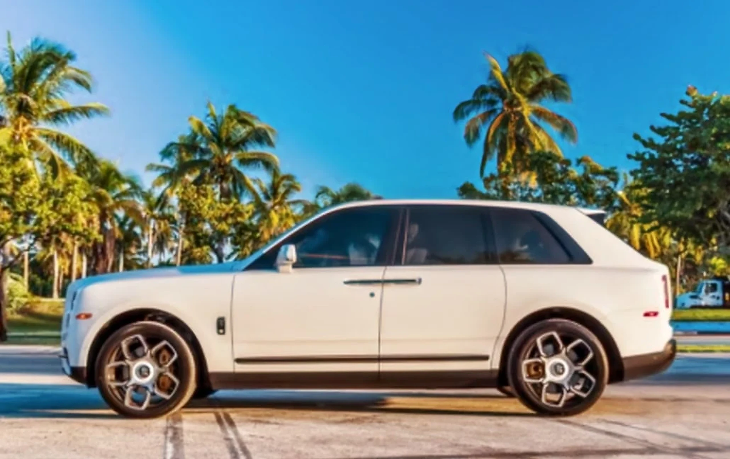 Rolls-Royce Cullinan Black Badge detail relevant to private jet & fbo delivery on MIA / LUX